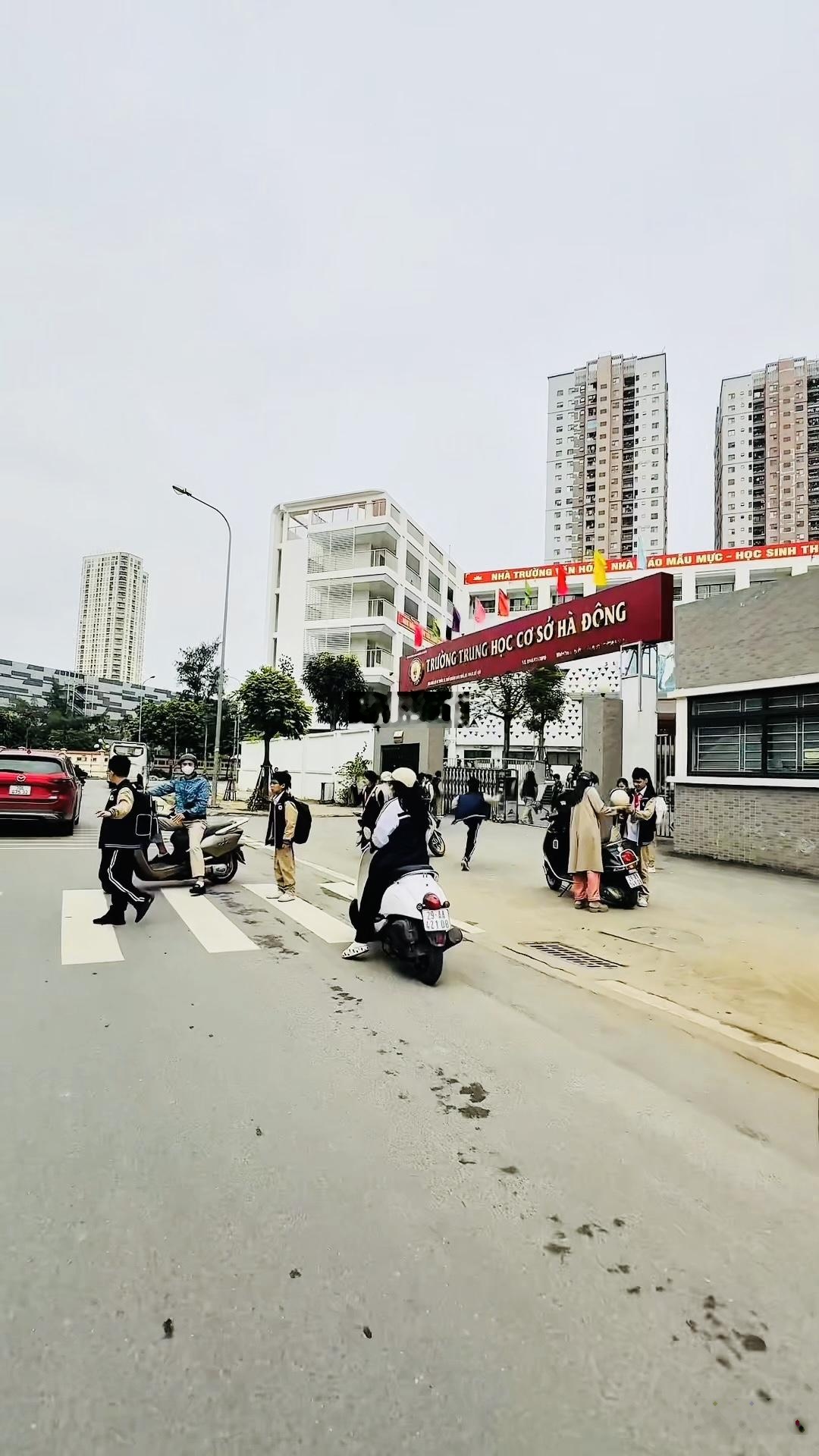 Chính chủ bán gấp nhà sát Metro Hà Đông, 85m2, nhà 5 tầng thang máy hiện đại, kinh doanh, chỉ 21 tỷ