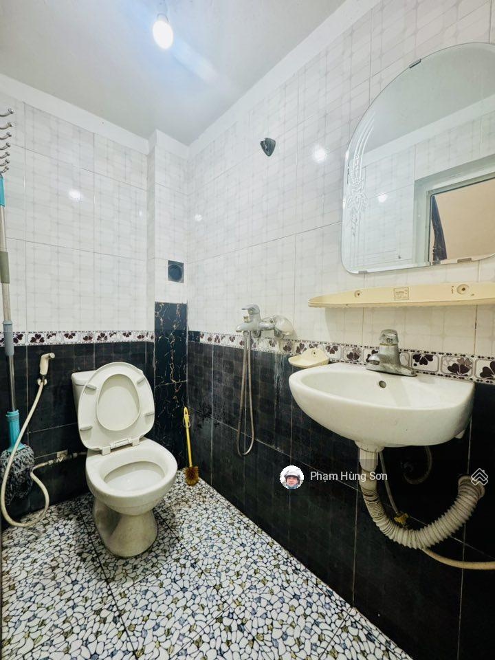Giá đầu tư tân mai - hoàng mai ,mặt phố 30m - kinh doanh - ngõ thông - nhà đẹp dân xây