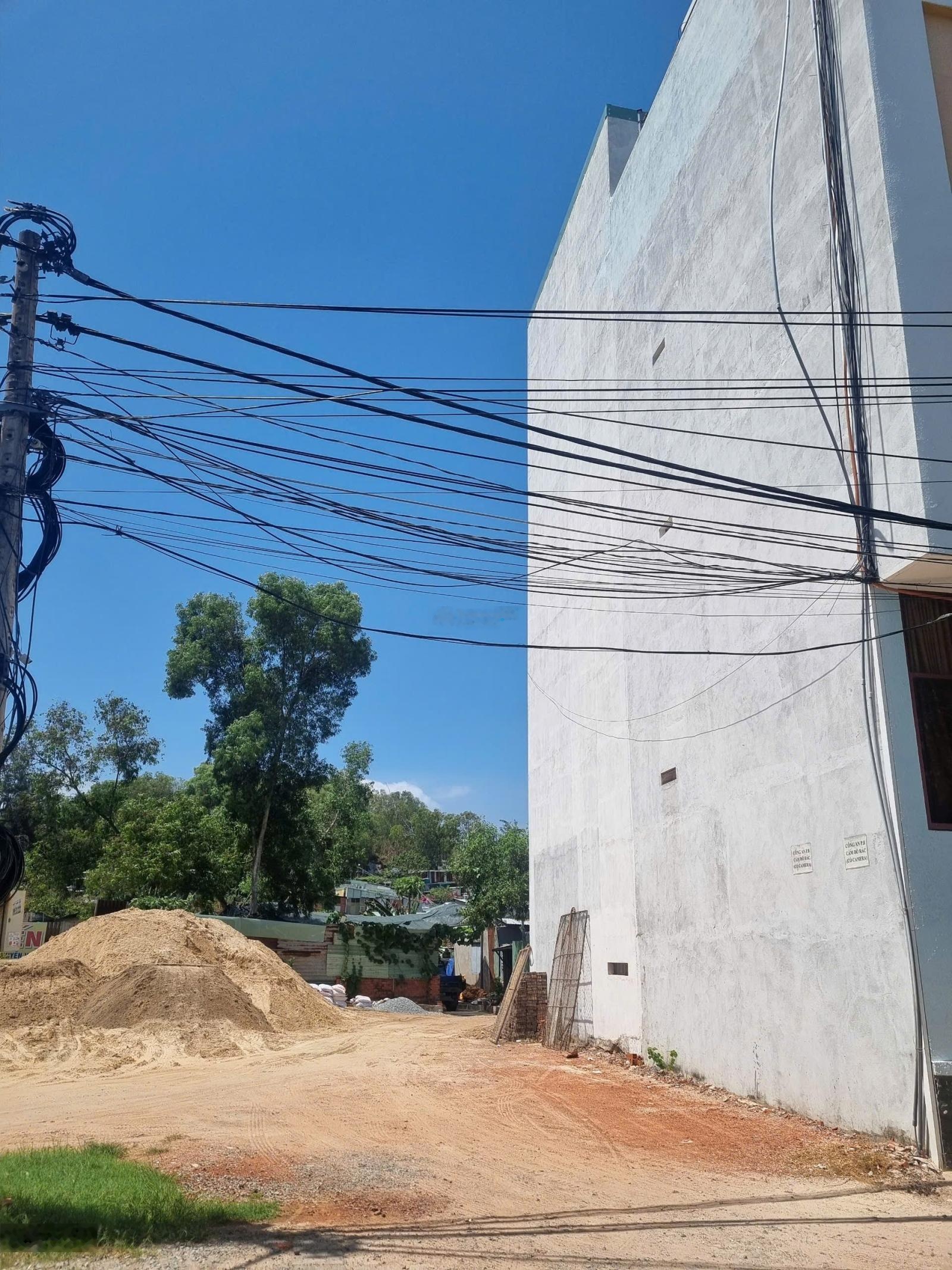 Bán lô đất biệt thự khu Kiến Tạo- gần tháp Tam Thắng Vũng Tàu- S=222,5=7,5x30m -khu VIP - 18,9 tỷ