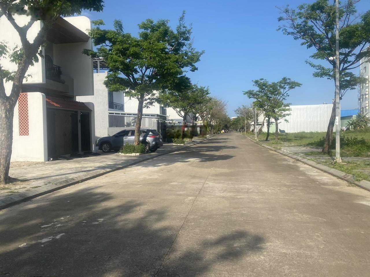 Golden Hills khu A1 - Ngay đại lộ 15m đường 7m5 vỉa hè 4m. Diện tích 125m2 sổ hồng chính chủ