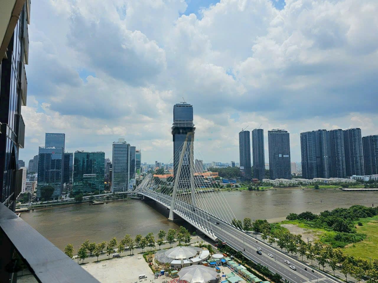 Độc quyền cho thuê căn hộ the opera diện tích lớn, ban công rộng, view sông