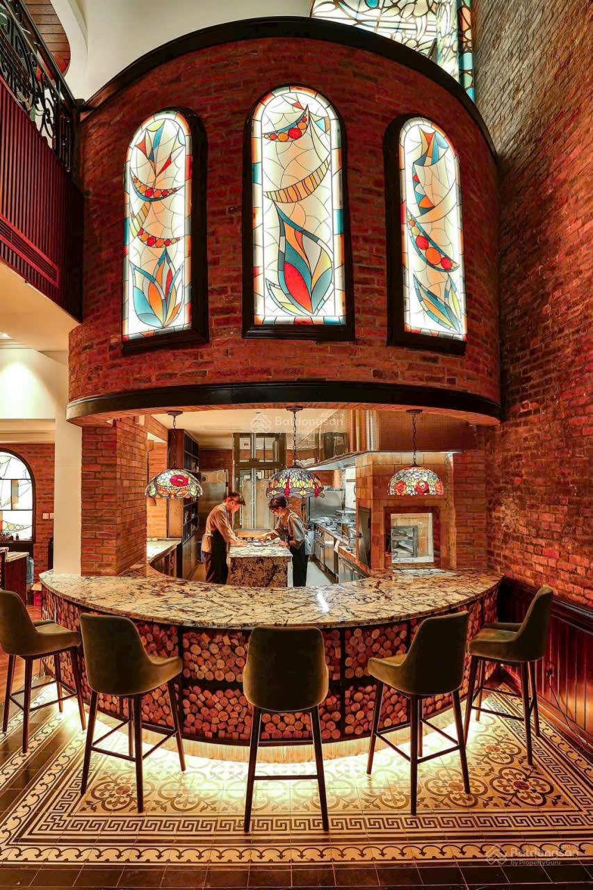 Cho thuê nhà phố cổ Mã Mây, Hoàn Kiếm mặt tiền 5,5m x 550m2 x 2 tầng alo 0333,888,659