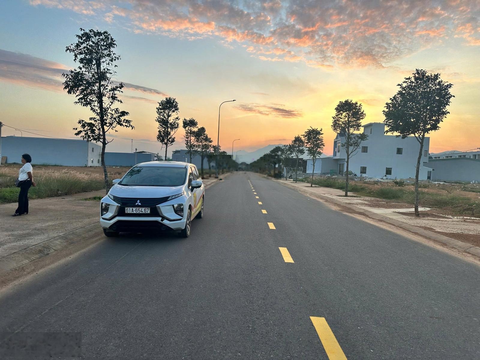 Vị trí hiếm khu dân cư đông đúc kinh doanh cực tốt em hiện đang có vài lô 5*30m , 7.5*20m