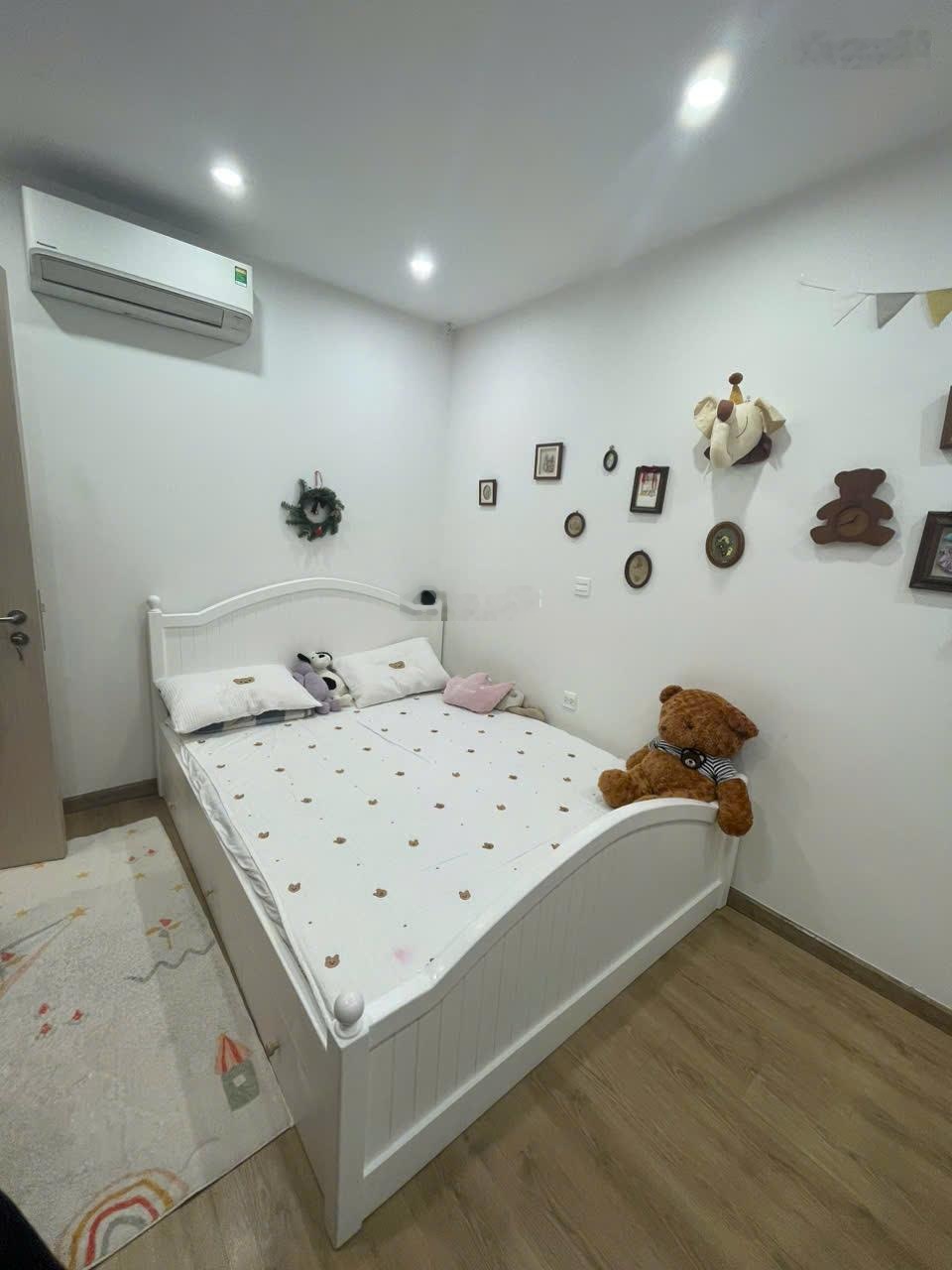 Chính chủ bán nhanh căn hộ 2pn 2wc full nội thất giá chỉ 6.9 tỷ. Liên hệ: 0964161887