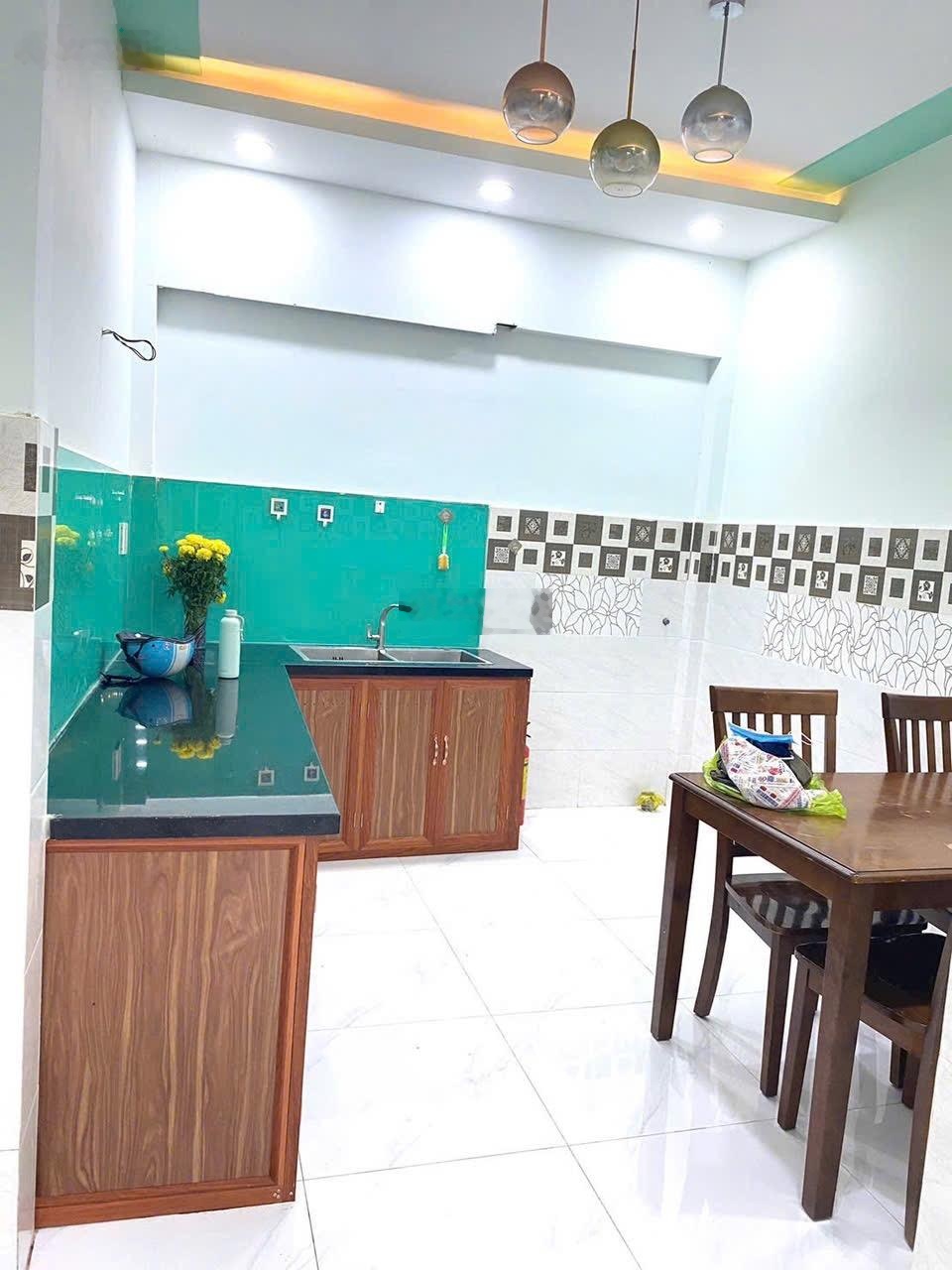 Cho thuê NR 2PN, 2WC giá ưu đãi tại Nguyễn Hữu Cảnh, 35m2, Bình Thạnh