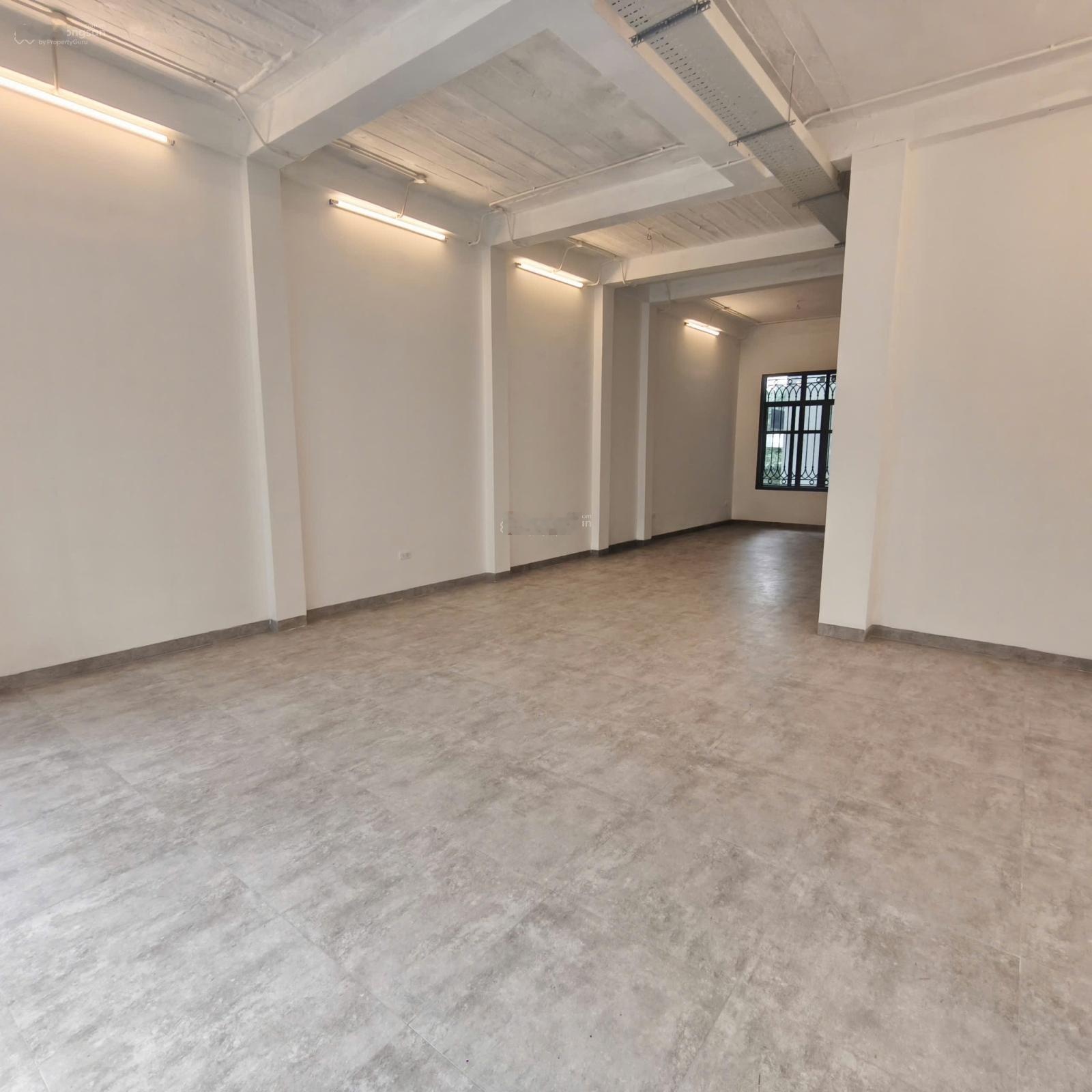 Cho thuê nhà 5 tầng mặt đường xuân diệu tây hồ hà nội: 0972853966