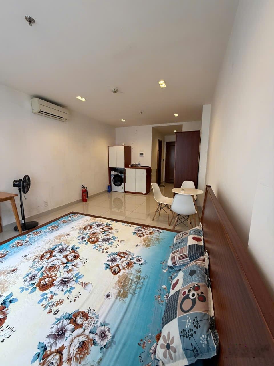 Cho thuê CC Sky Center, giá siêu hời 16 triệu, 80m2, 2PN, 2WC tại Phổ Quang, Tân Bình