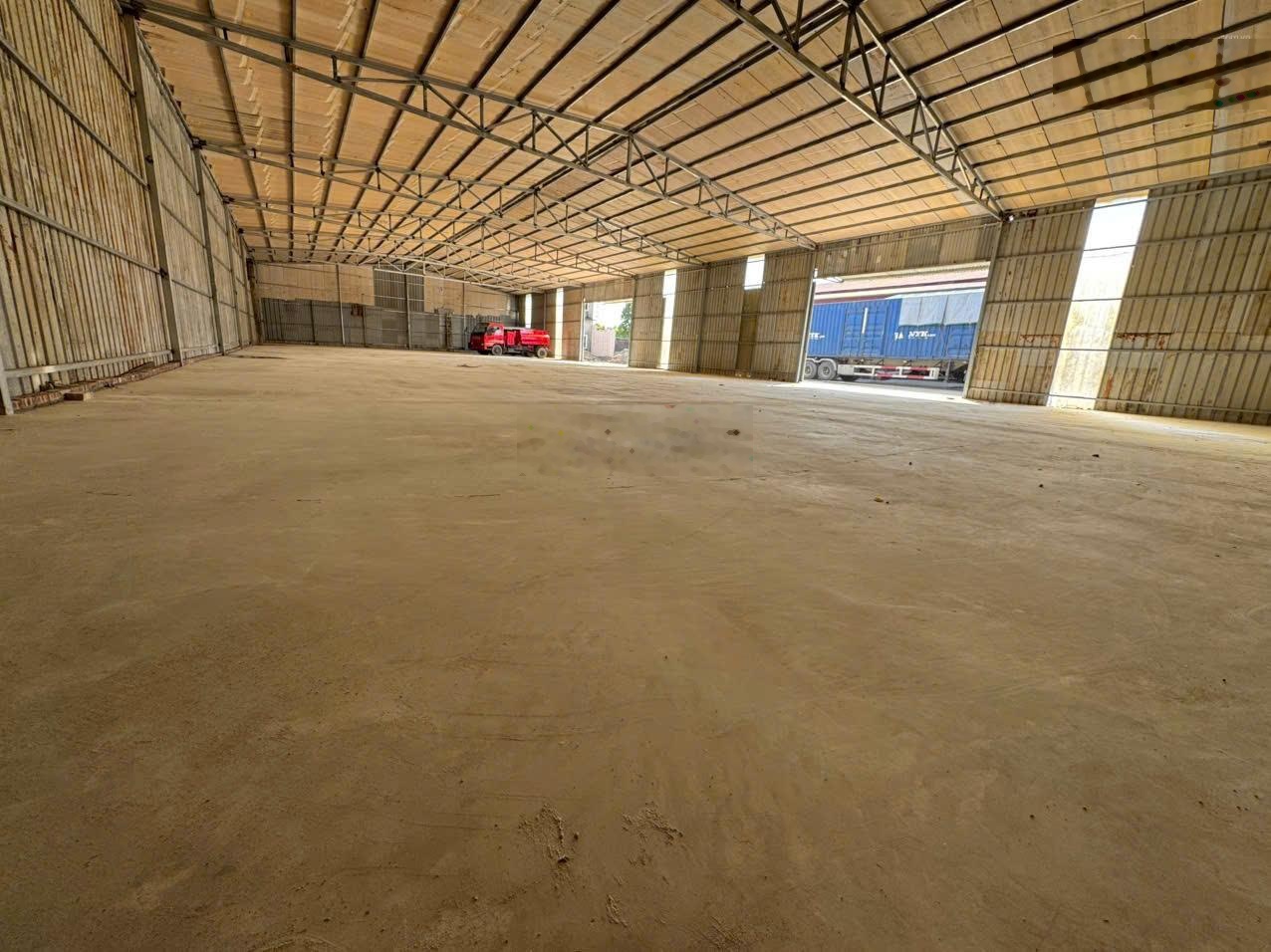 Cho thuê Kho Xưởng Đại Lộ Thăng Long - An Khánh. DT 1100m2, có PCCC, xuất VAT, xe cont đỗ. Giá rẻ