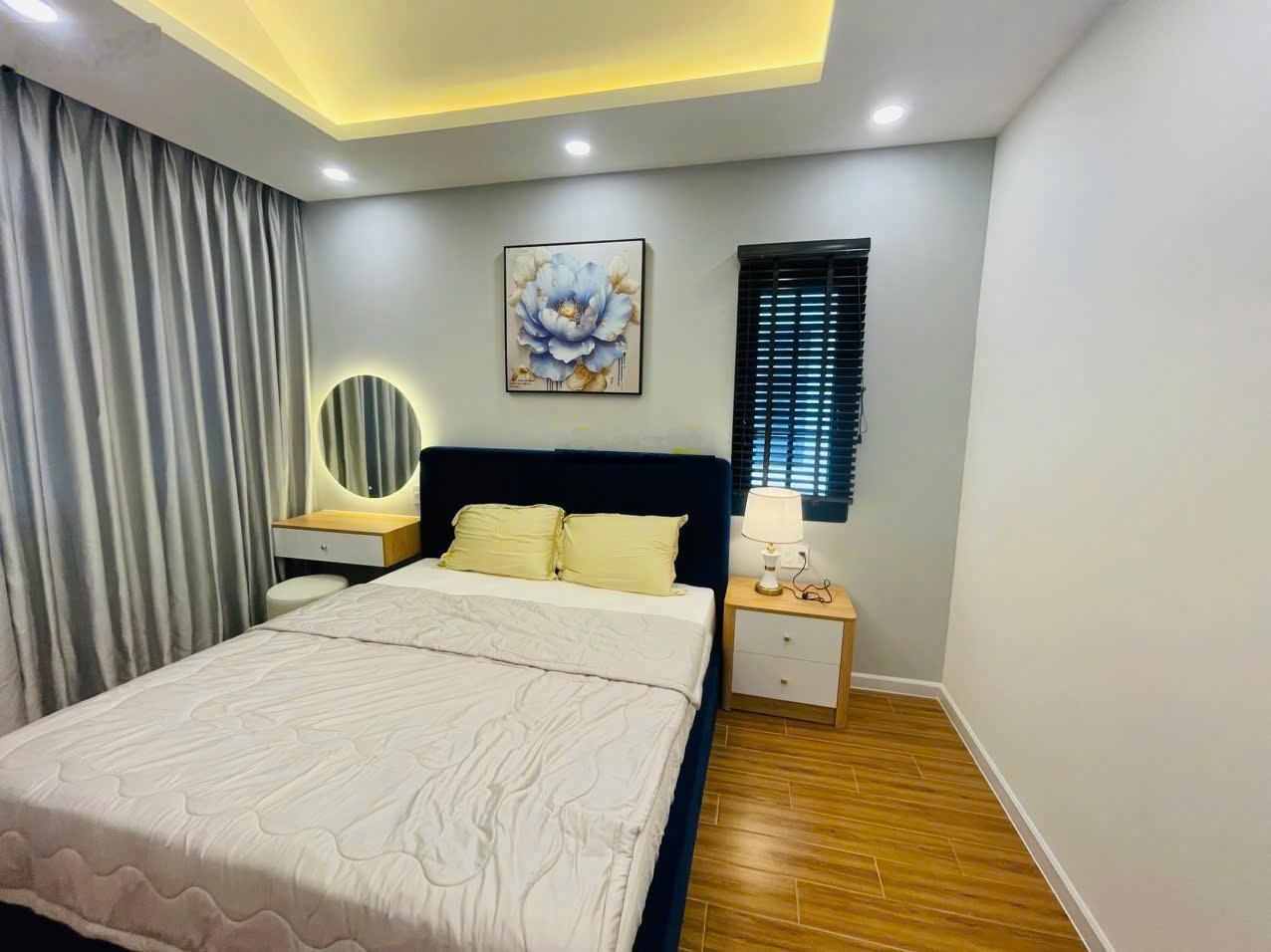 Bán nhanh Biệt thự Full nội thất nằm trên mặt tiền đường 16m giá chỉ 5.5 tỷ, hướng Đông nam mát mẻ