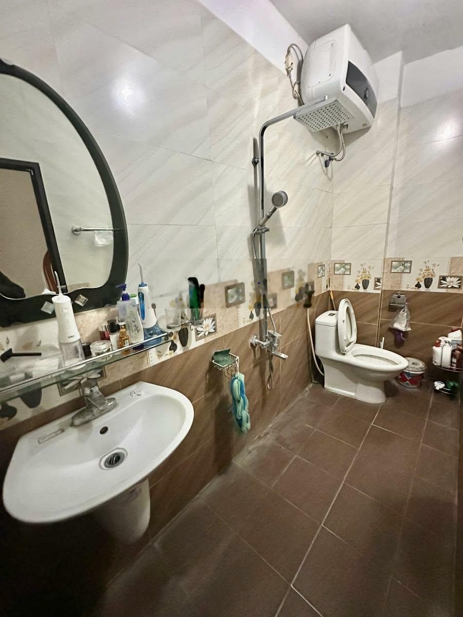 Bán nhà cuối đường Bà Triệu, gần chợ Hà Đông 38m 5 tầng đẹp chỉ 7,5 tỷ