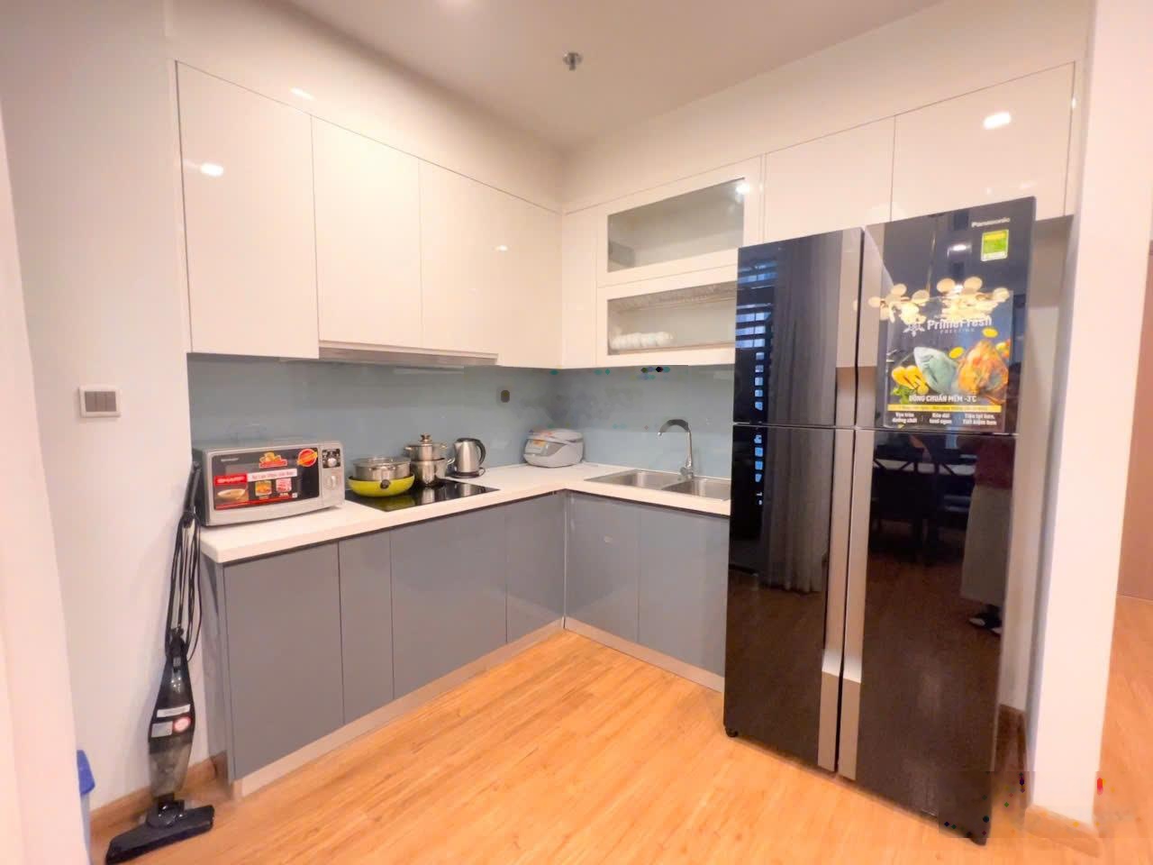 Tôi cần cho thuê căn hộ 2pn2wc tại chung cư Vinhomes Metropolis Liễu Giai