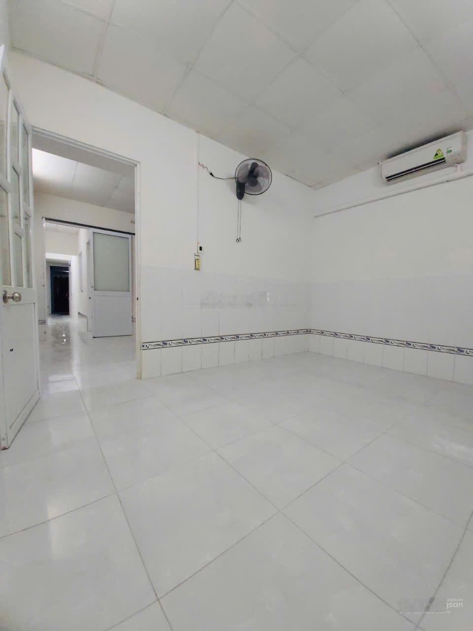 Phòng tách bếp rộng thoáng gần vạn phúc city thủ đức