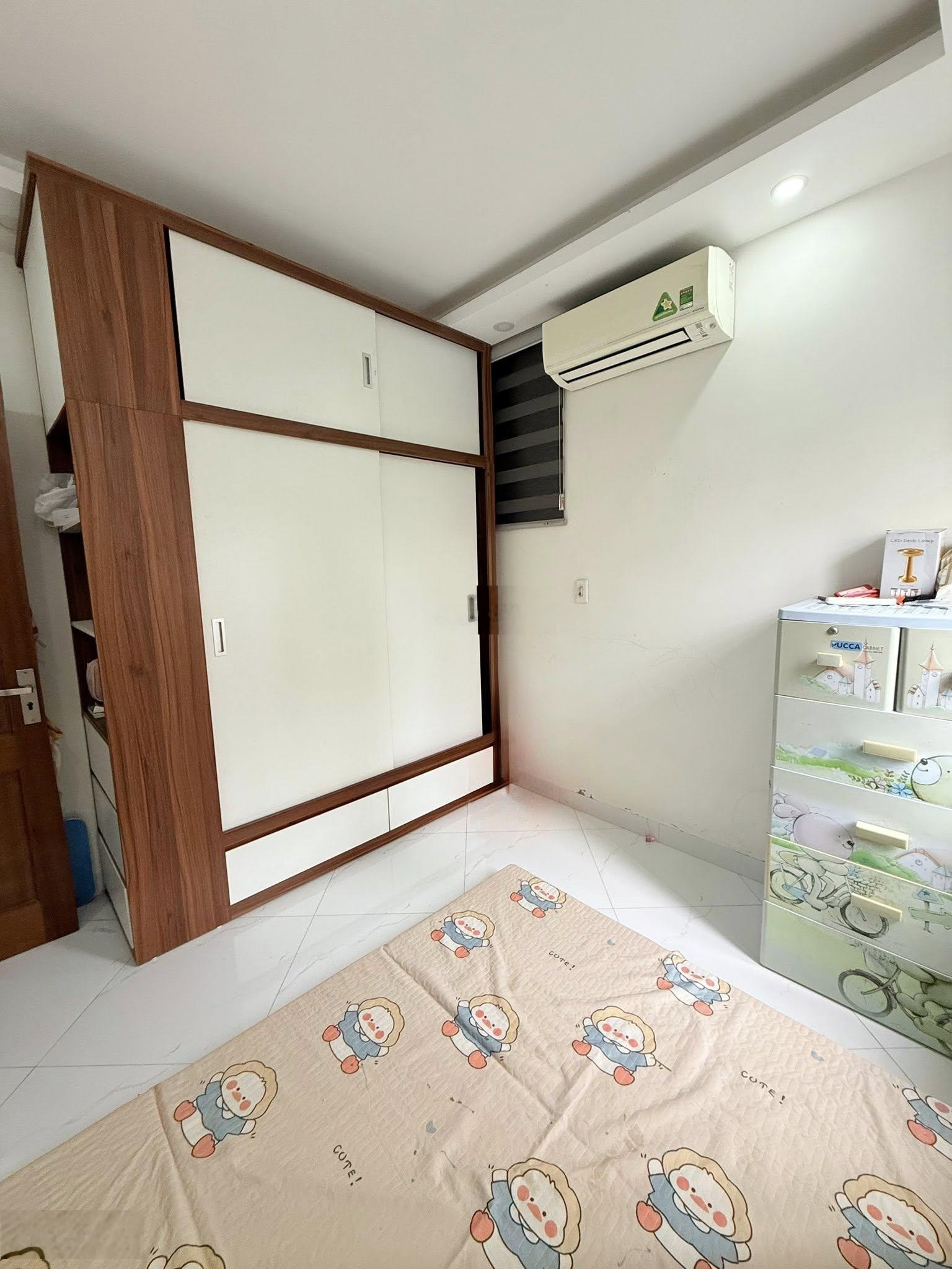 Chính chủ em cần bán nhà 3 tầng 1 tum tại la phù 5,x tỷ - full nội thất