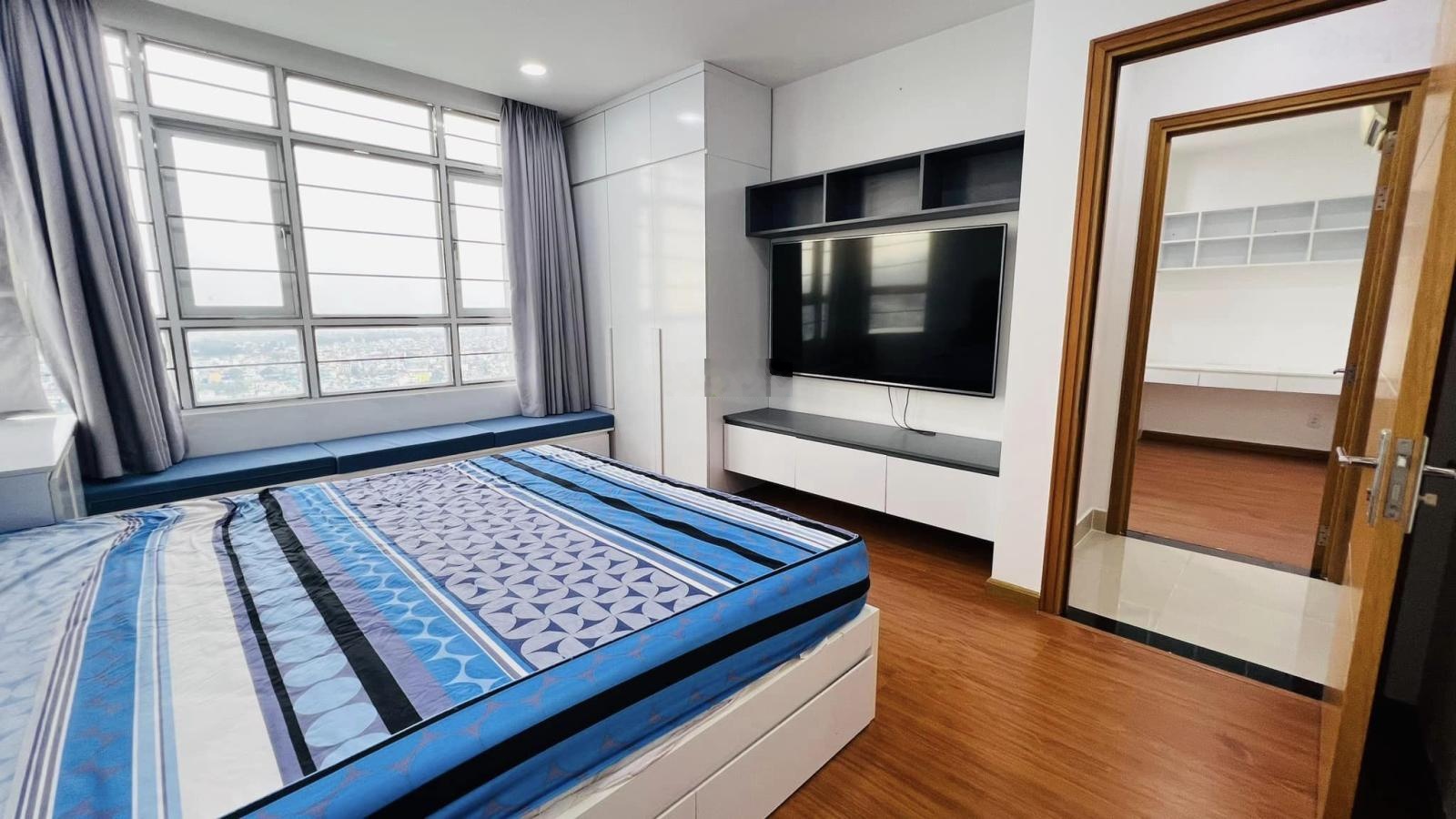 Cần bán Him Lam Chợ Lớn Full nội thất đầy đủ, 5,75 tỷ, 102m2, 3PN, 2WC. LH 0903675770 gặp Thắm