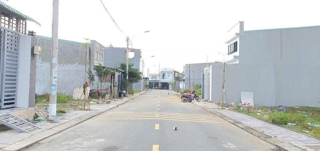 Bán Ngay Đất Vị Trí Đẹp Giá Rẻ 1.15Tỷ/120m2 Đường Ban Lan Xi gần Thành phố Mới Bình Dương SHR