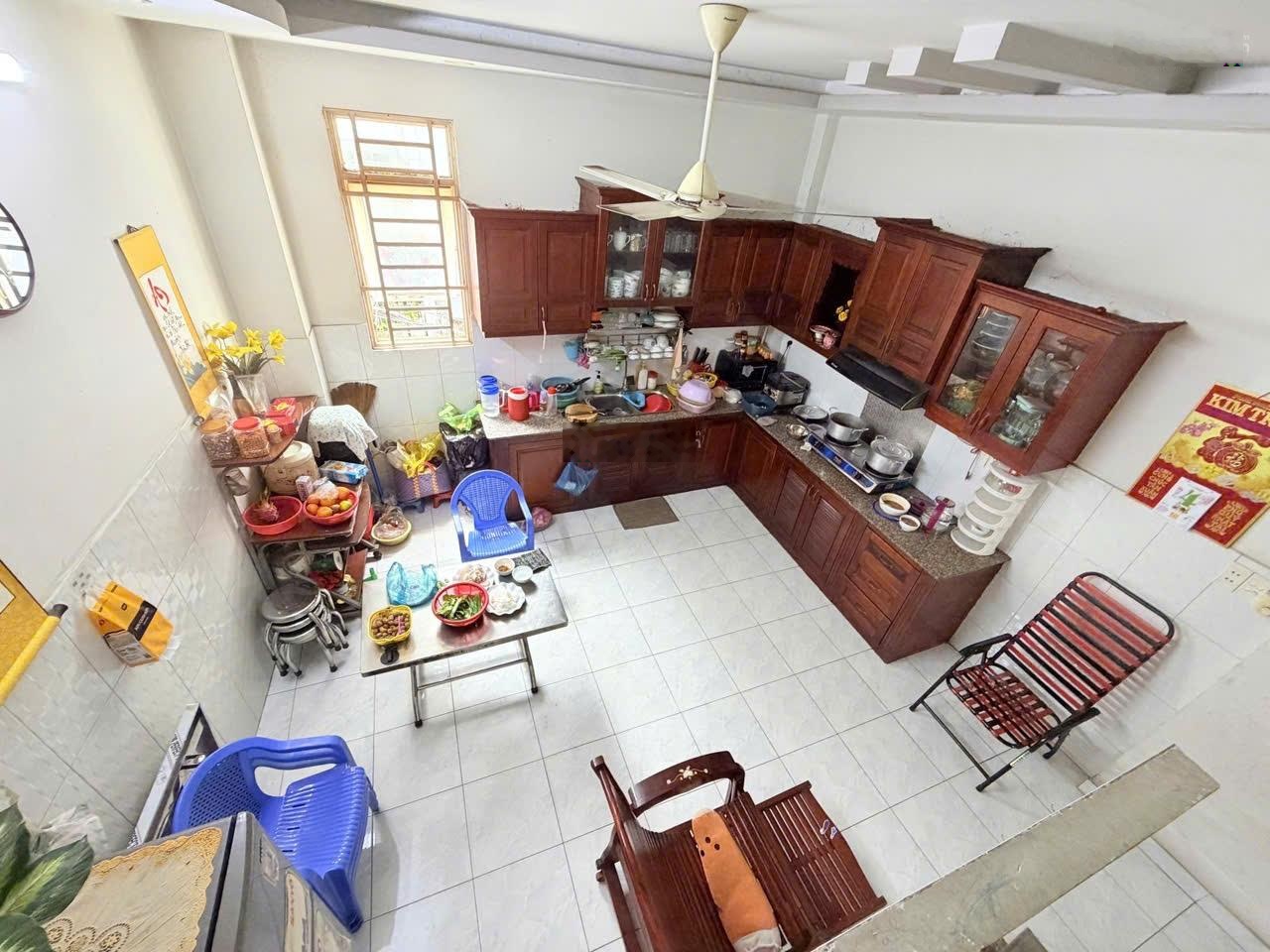 (NEW) VỊ TRÍ VÀNG - Hẻm 8m Mặt tiền kinh doanh Lý Thường Kiệt 4 Tầng (65,2m2) ngang 4.2m, 4 phòng