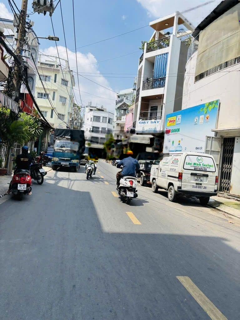 Tòa nhà cao rộng đẹp-dòng tiền khá tốt-bán nhà chdv 100m2-5 tầng- mặt tiền nhánh tân thắng tân phú