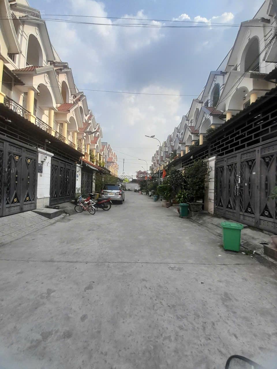 Bán nhà Thạnh Lộc 19 Quận 12 - An Phú Đông, 55m2, 3 tầng, hẻm ô tô, gần Ngã Tư Ga, 5.6 tỷ TL