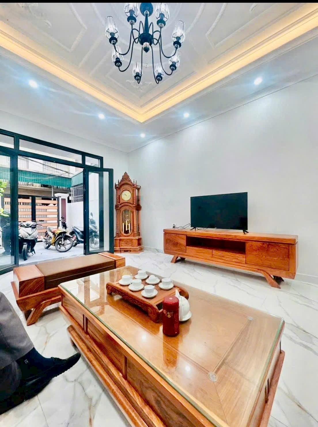 Bán Nhà DÂN XÂY Sài Đồng 103m2-chỉ hơn 11 tỷ-2 THOÁNG-FULL NỘI THẤT-Ô TÔ GẦN- GIÁ ĐẦU TƯ 110tr/m2