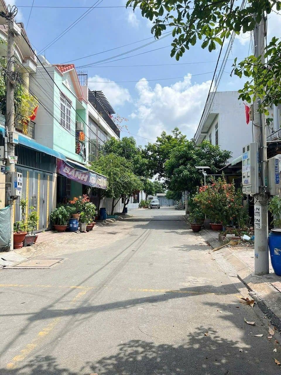 Đất phố kdc VIP gần BigC go Dĩ An, phường Đông Hòa, tp HCM