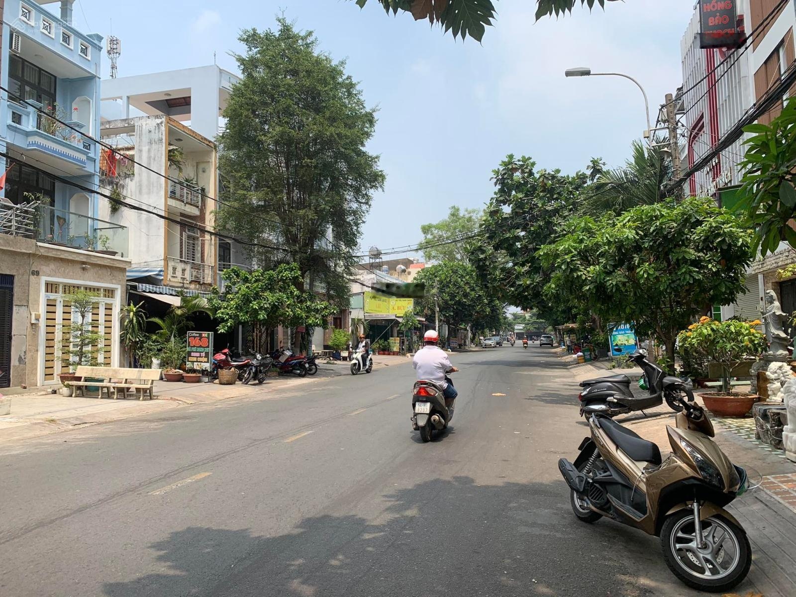 Bán MTKD Hoàng Văn Hợp, khu Tên Lửa, ngang 9m (165m2), nhà cấp 4, giá 17 tỷ