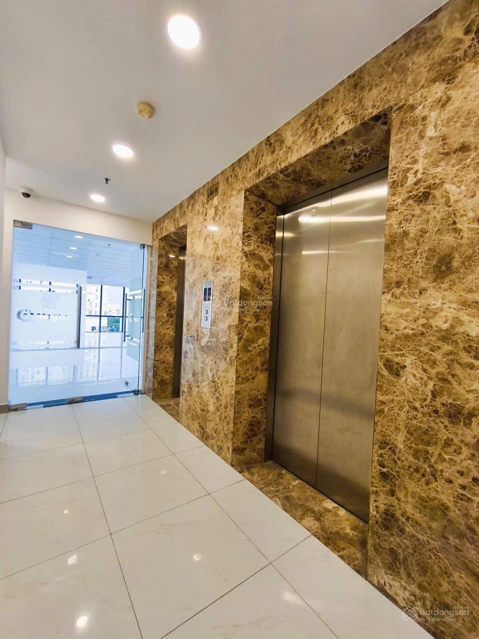 Cho thuê văn phòng cách cầu công lý 500m. dt 155m2 giá chỉ 45tr/tháng đã phí vewi đẹp