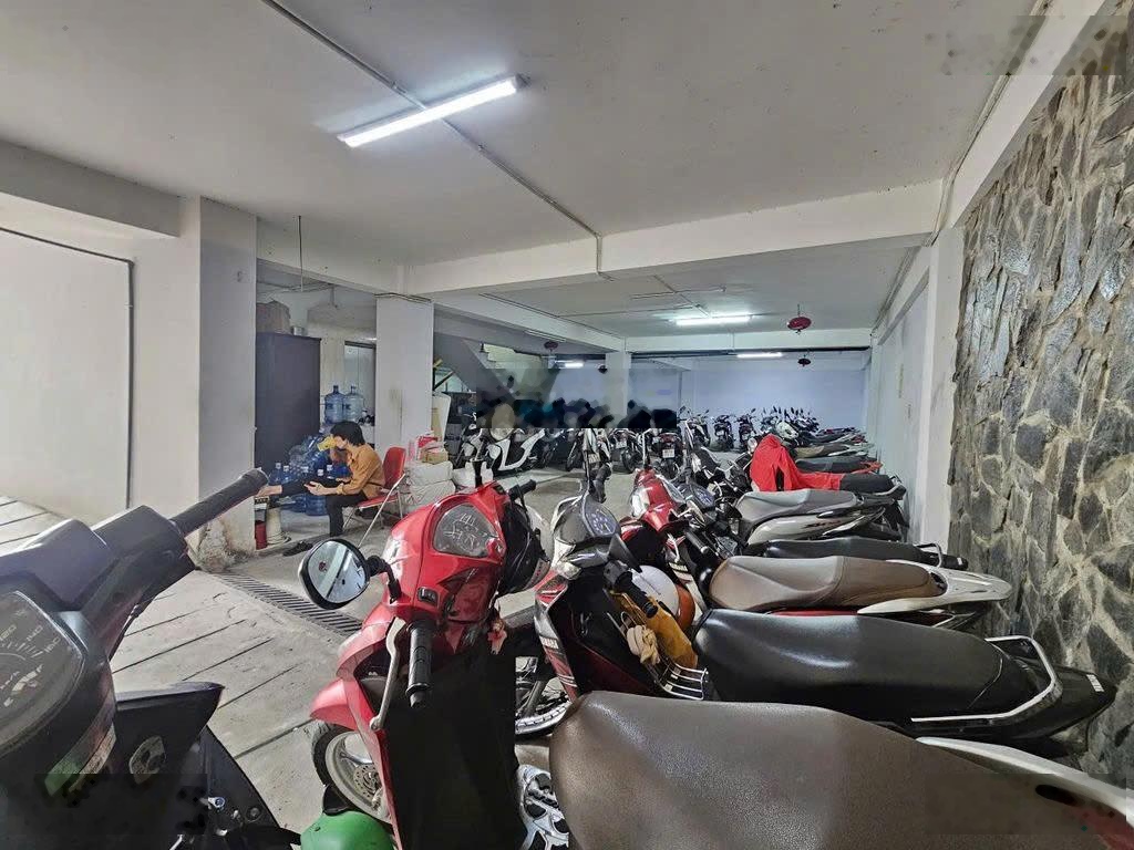 Cho Thuê Tòa Nhà MT Nguyễn Hữu Cảnh, Phường 22. DT: 14x18m. Hầm - 8 Tầng. Sàn Suốt, PCCC Đầy Đủ