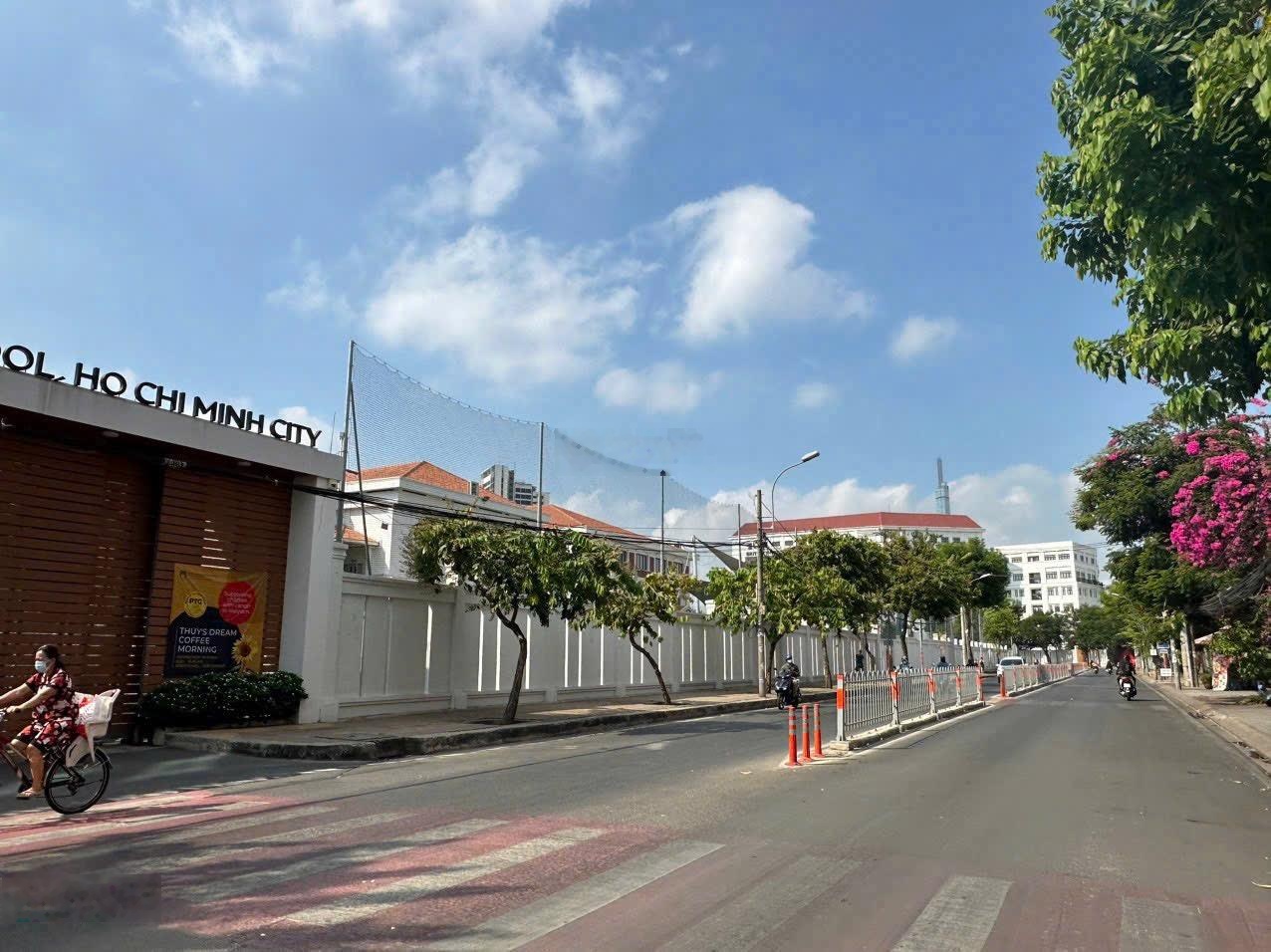 Chính chủ bán nhanh lô đất khu 204 Nguyễn văn hưởng- thảo điền-Q2- 164m2 (10x16,5m) giá chỉ 52 tỷ