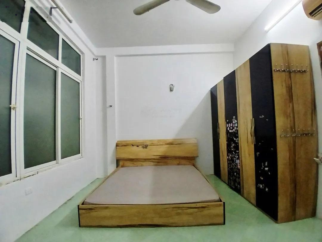 Bán nhà chùa bộc - đống đa - ngõ thông tây sơn - 5 tầng - mt 5m - vài bước ra phố - 8.x tỷ