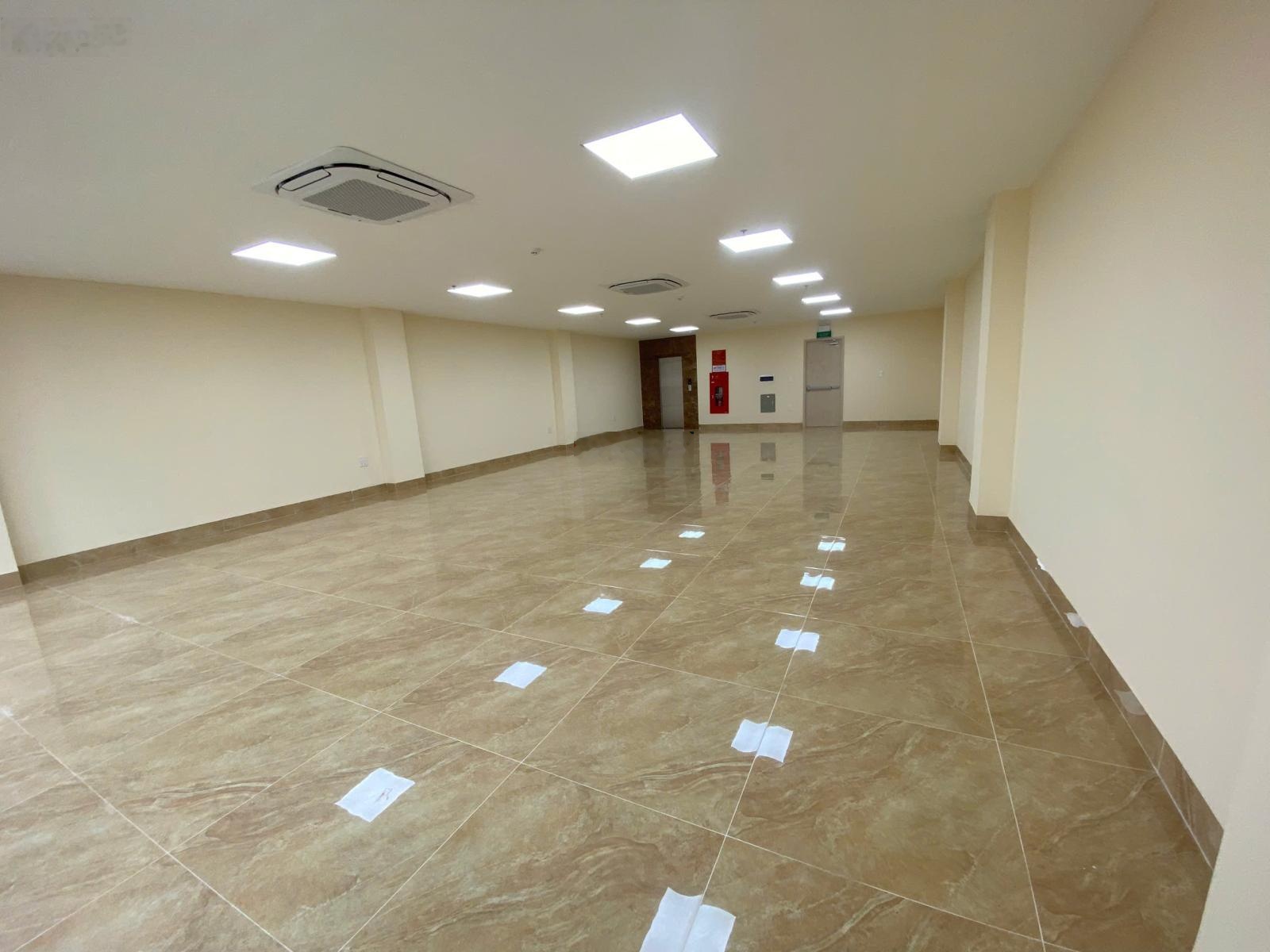 Cho thuê tòa nhà đường Cầu Diễn, Bắc Từ Liêm, HN. DT 150m2, 6 tầng, 1 hầm, thông sàn có thang máy