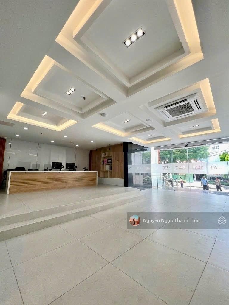 Cho thuê toà nhà ngay Nguyễn Văn Trỗi Phú Nhuận 12x30m H T 9 lầu 2 thang máy 350 triệu