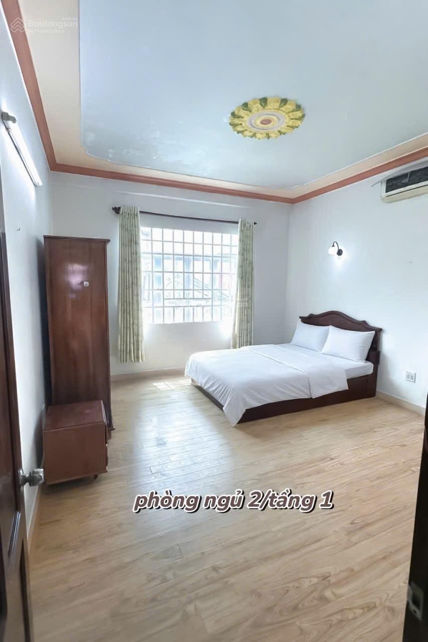 Cho thuê nhà 1T 2 lầu KDC Long Thịnh, 4 phòng ngủ, 4WC, sân oto, Tây Bắc, full nội thất