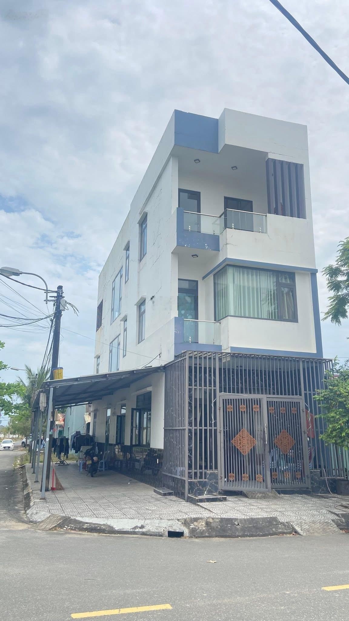 Siêu phẩm căn góc 2 mặt tiền view biển nguyễn tất thành chỉ 50m ra biển