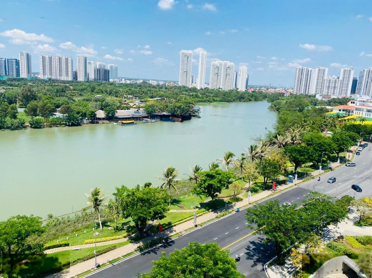 Cho thuê căn hộ The Panorama, 90 triệu, 320 m2, 4PN, 4WC, đẹp, nhiều tiện ích tại Q7, HCM