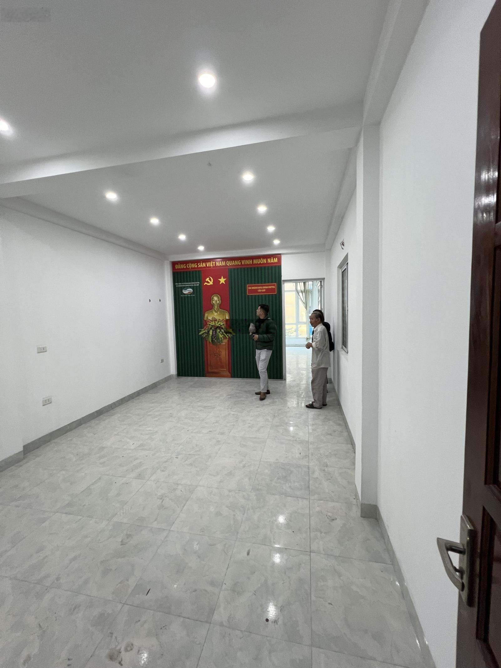 Cho thuê nhà mặt phố Mỹ Đình gần trường c3 MĐ, Diện tích 50m2 x 4 tầng, Mặt tiền 4m