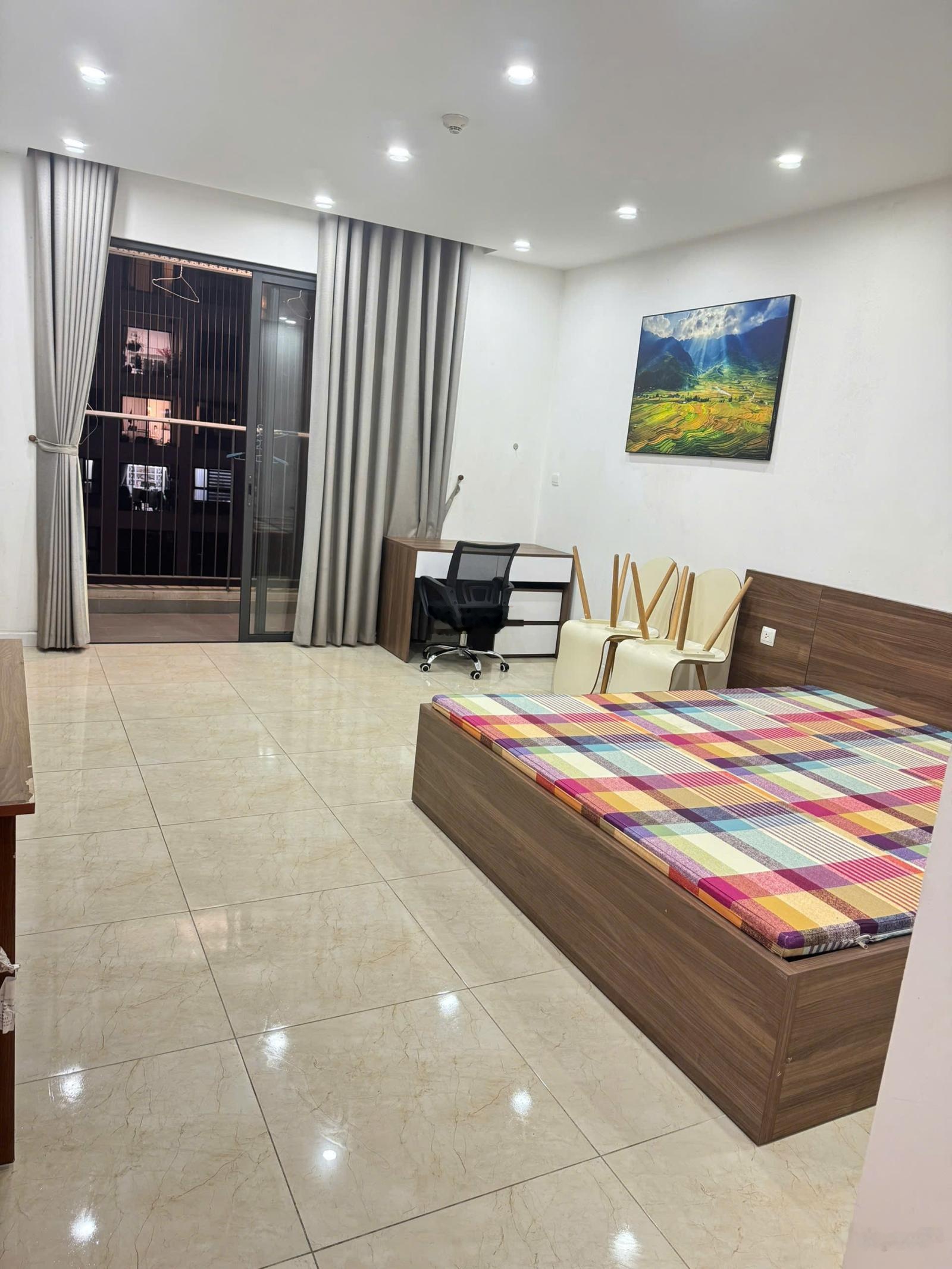 Chính chủ cho thuê căn hộ C2 tại Vinhomes D'Capitale Trần Duy Hưng, đủ đồ