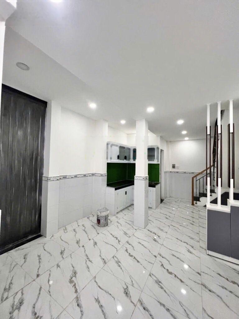 Căn góc 3 tầng kd,Hương lộ 2,sát Ngã Tư bốn xã, 4tỉ 500tr