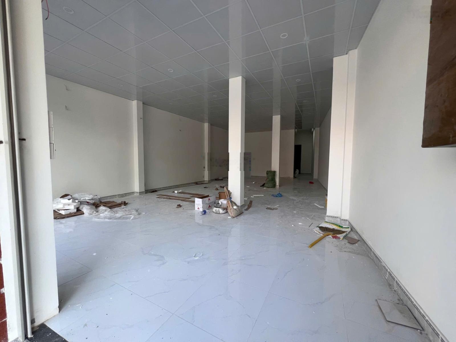 Nhà Cho Thuê 4 tầng mặt tiền HƠN 7M NGUYỄN VĂN LINH