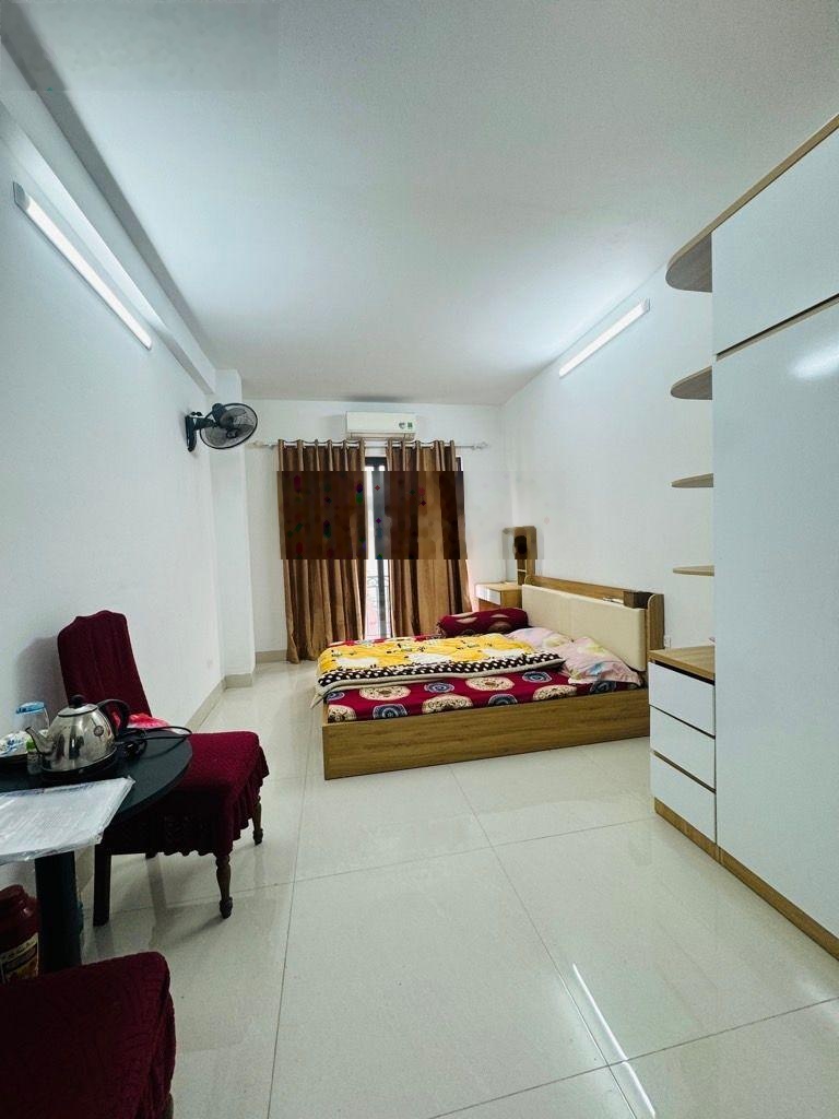 Bán nhà Ngọc Lâm, Long Biên, vỉa hè, thang máy, kinh doanh sầm uất