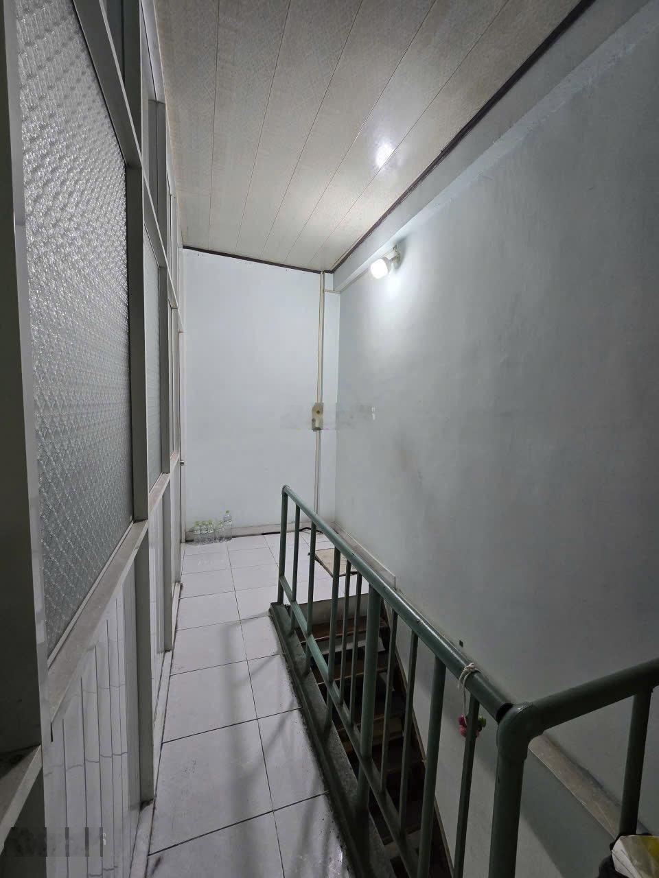 Mặt tiền kinh doanh Hoàng Lê Kha, DT: 5.5 x 11.5m Trệt 1 Lầu. Kinh doanh đa ngành nghề giá: 9.9tỷ