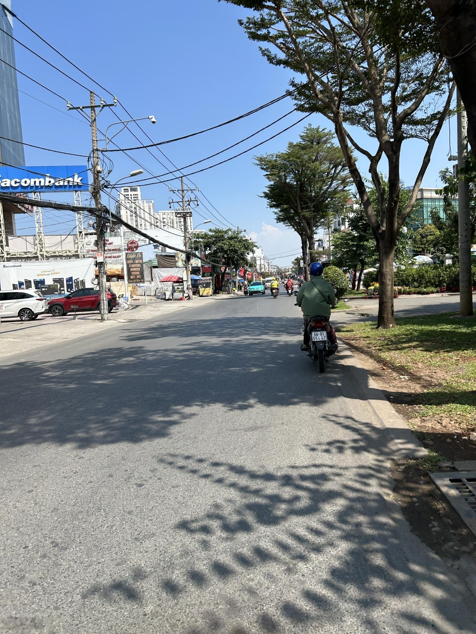 Nhà 132m2 - xây 4 tầng - ngay Nguyễn Duy Trinh rẽ vào - bán 8 tỷ