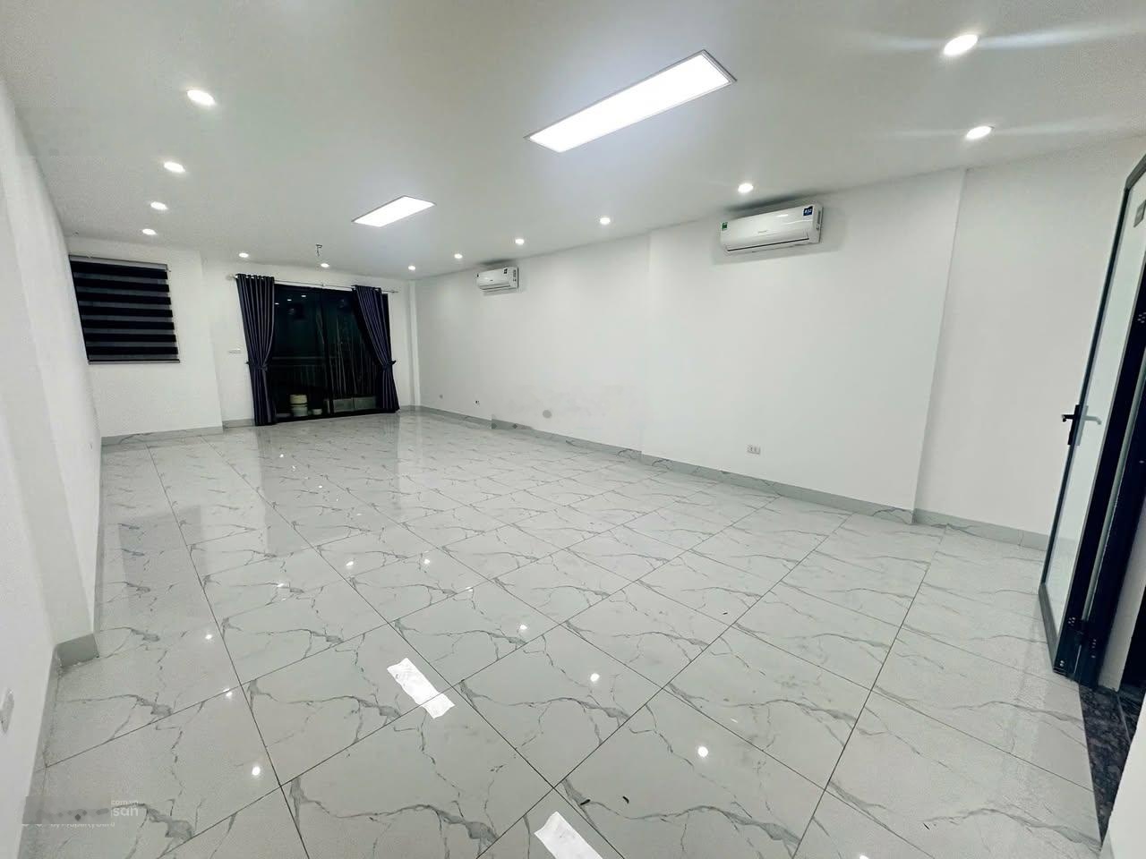 Cho thuê văn phòng 90m2 giá 21 triệu/ tháng - Nguyễn Thị Minh Khai, Quận 3