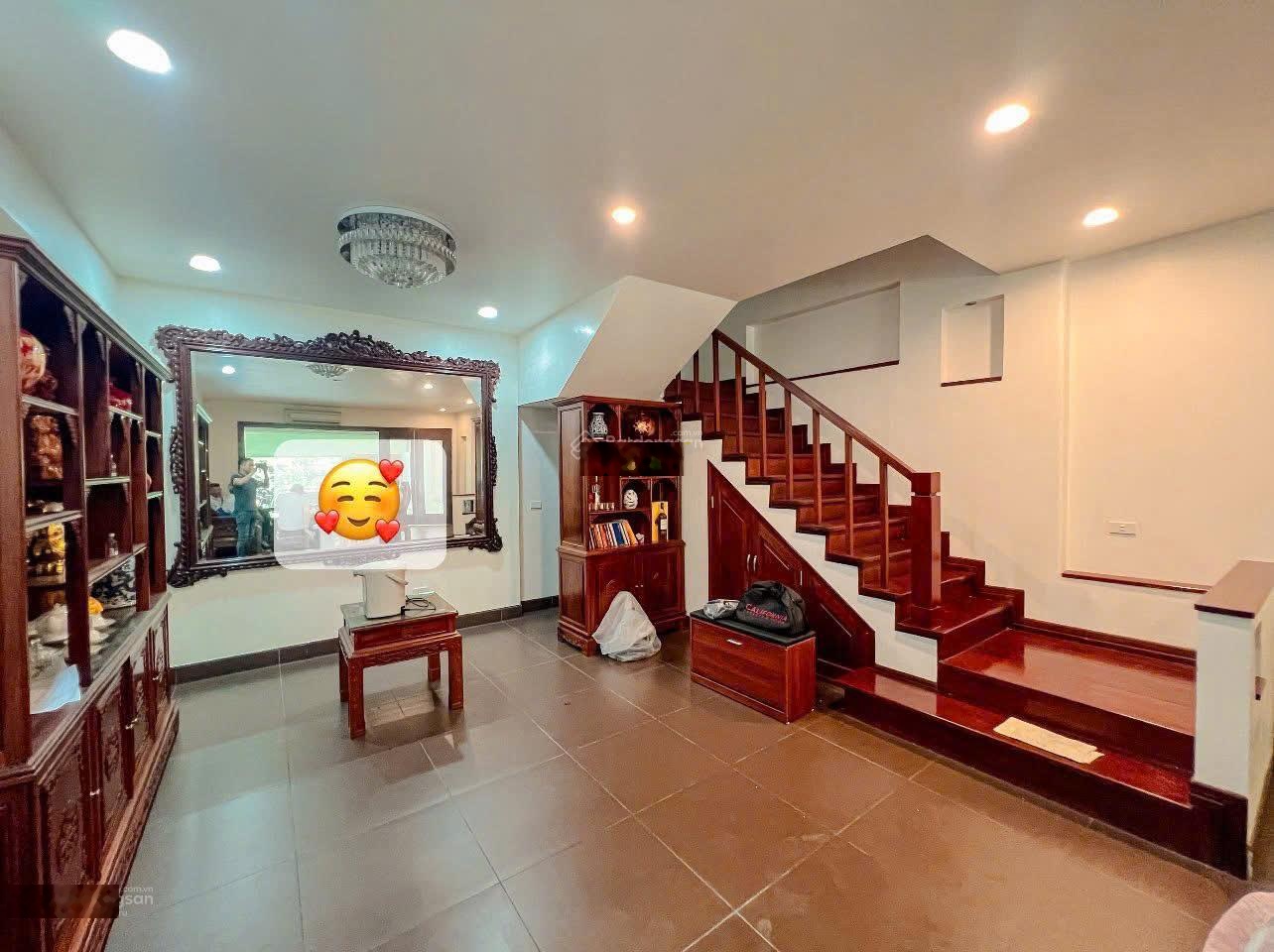 Cần bán nhà phố Đặng Tất trung tâm Quận Ba Đình, DT 72M X 5 Tầng, MT 9M, Ôtô tránh, kinh doanh