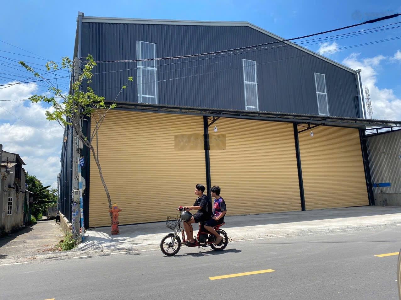 Bán nhà xưởng mặt tiền Hùng Vương 1000m2 có 100m thổ giảm 30% còn 15 tỷ bán gấp trong tháng