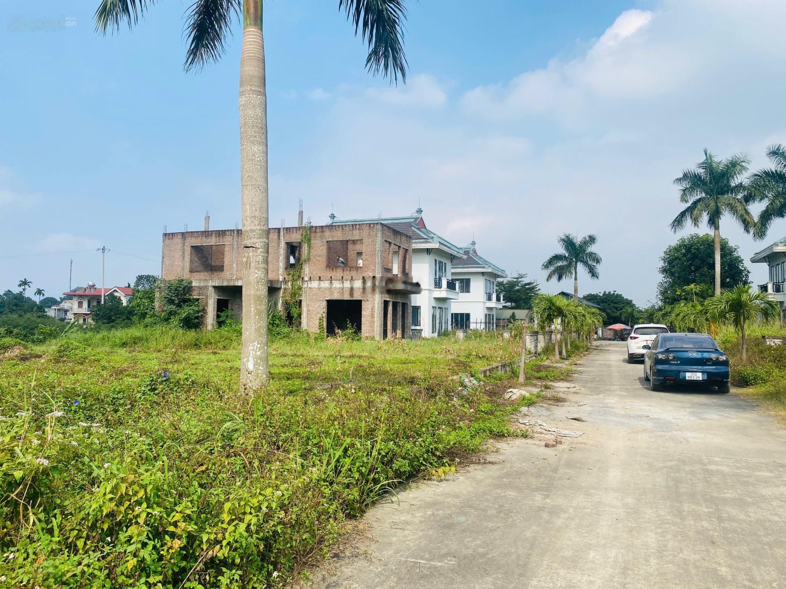 Bán đất 327m² có nhà 2 tầng xây thô, gần KCN 150m, cách Hà Nội 32km tiềm năng kinh doanh
