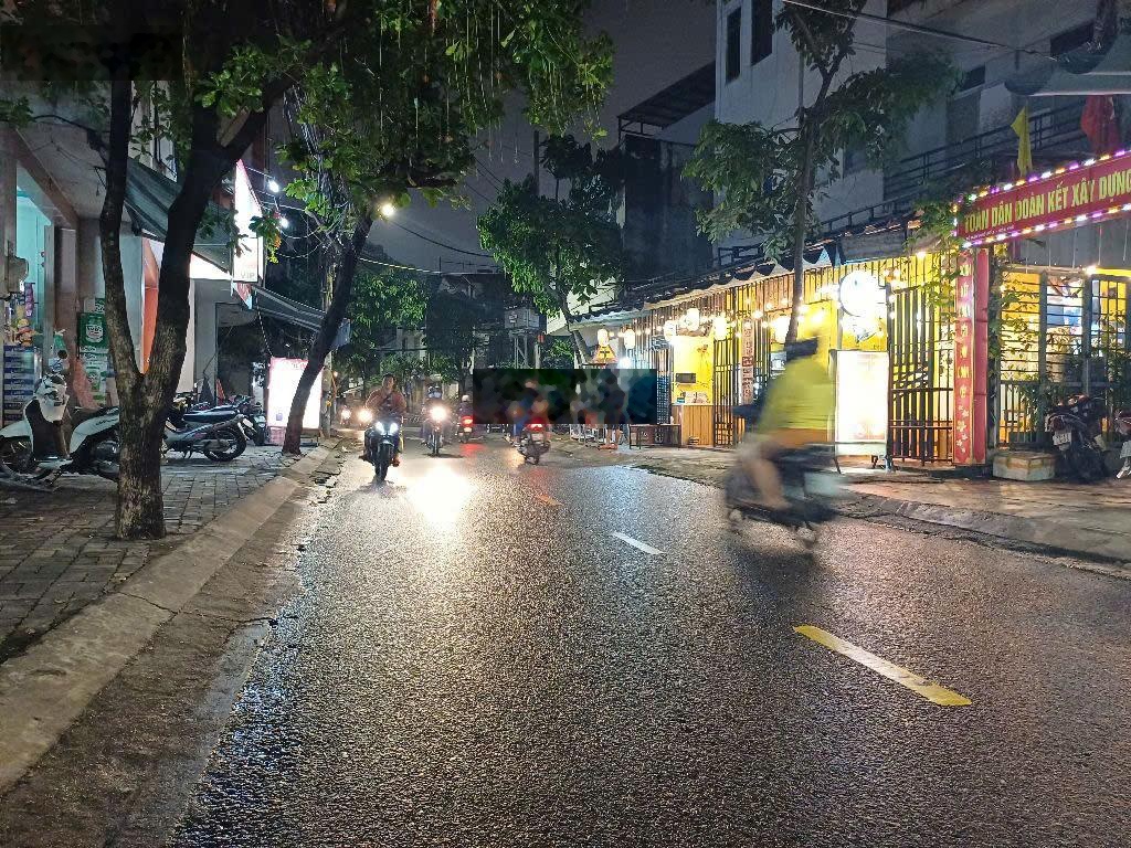 Nhà 2 tầng - MT đường 7m5, kẹp kiệt 3m phía sau. Diện tích 100m2, ngang 6m, nở hậu. Giá đầu tư.