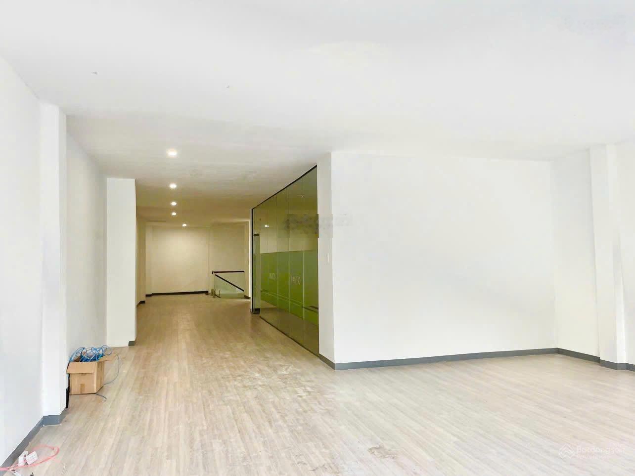 Cho thuê - Siêu phẩm MT Hai Bà Trưng - 8x25m - 3 tầng trống suốt mới đẹp - Giá thuê: 250 triệu