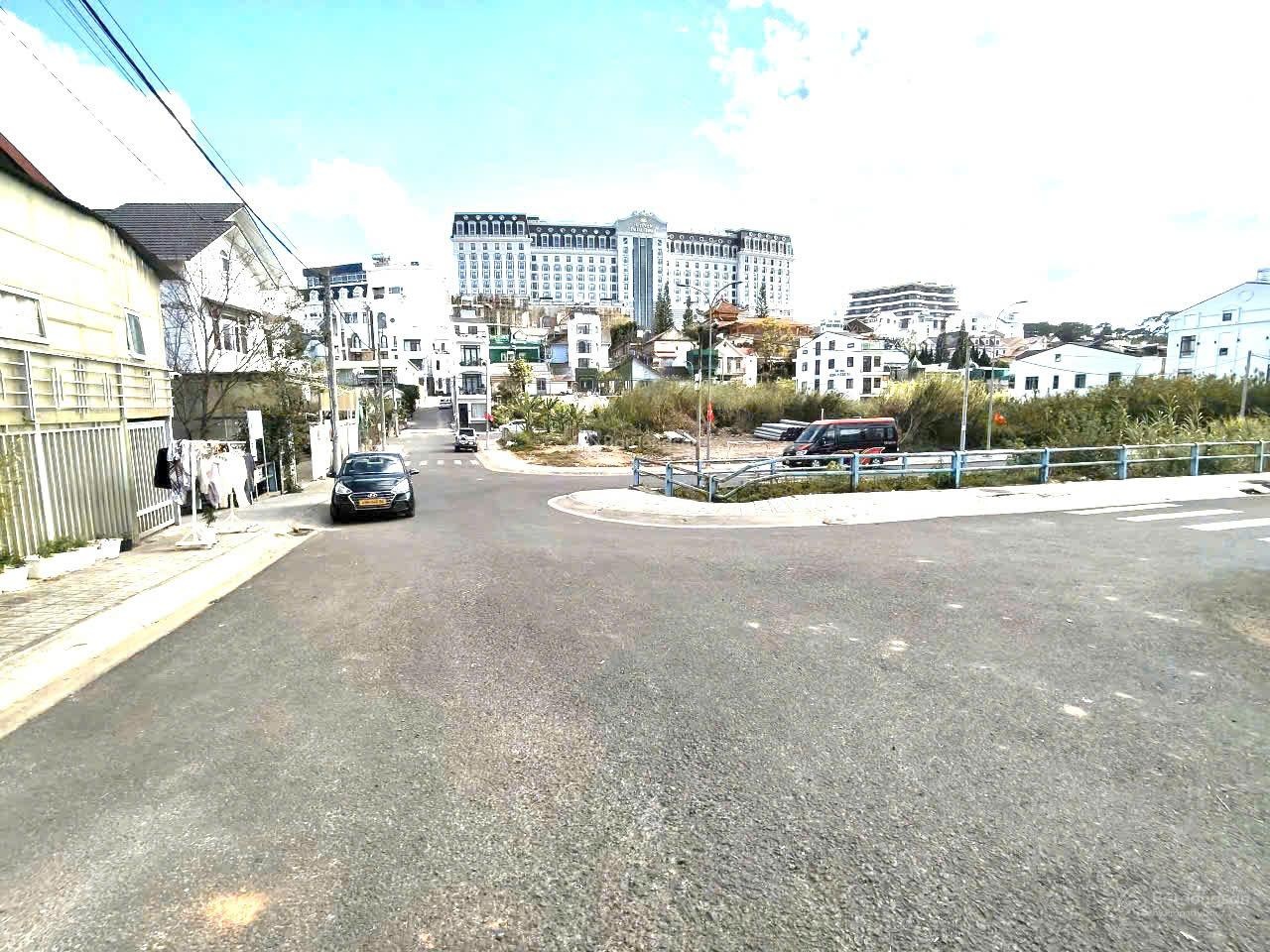 Bán đất liên kế diện tích 103m2, khu QH Phạm Hồng Thái, Phường 10, TP Đà Lạt. Giá: 10.5 tỷ