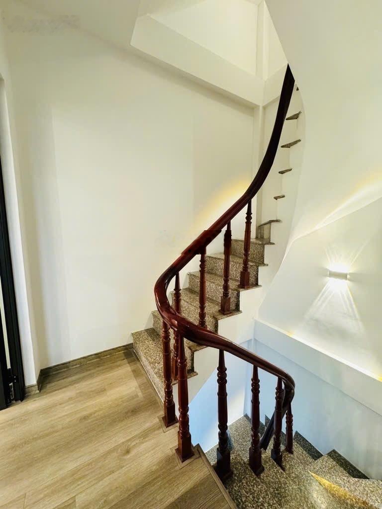 Cho thuê NR 4PN, 4VS, 30m2 ở Ngõ 624 MiCho thuê NR 4PN, 4VS, 30m2 ở Ngõ 624 Minh Khai, 16 triệu VND