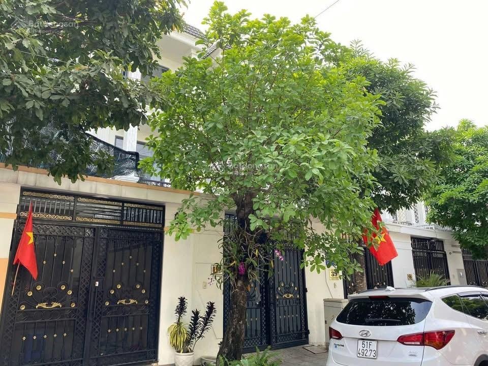 Nhà 3lầu đường nhựa 12m phường đông hòa gần siêu thị go và đại học quốc gia giá tốt